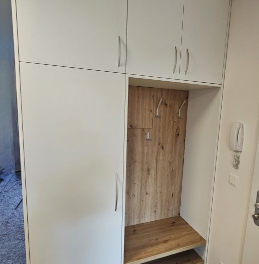 Előszoba bútor - tölgy és fehér színben