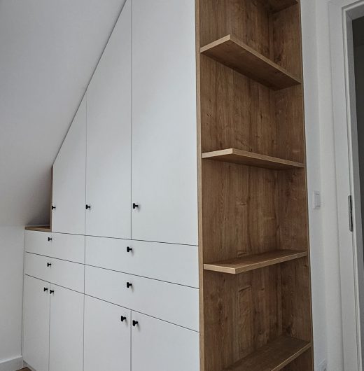 Tetőtéri beépített bútor 1