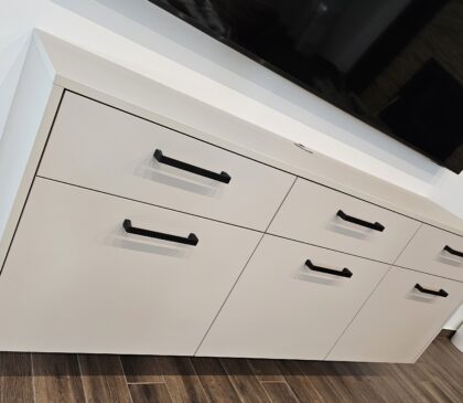 Ujjlenyomatmentes TV bútor 1